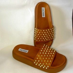 Steve Madden never worn endorse slide in tan. Size 8.